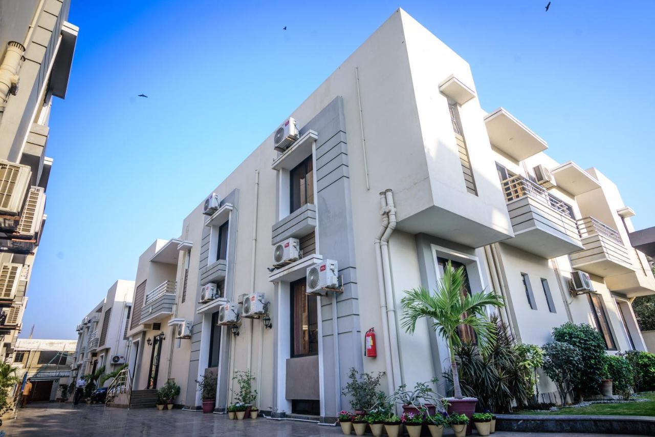 Lokal Rooms X Shahrah-E-Faisal การาจี ภายนอก รูปภาพ