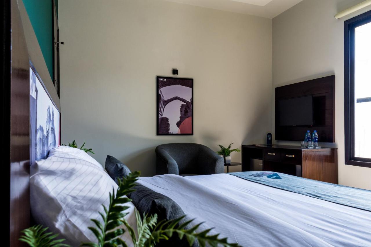 Lokal Rooms X Shahrah-E-Faisal การาจี ภายนอก รูปภาพ