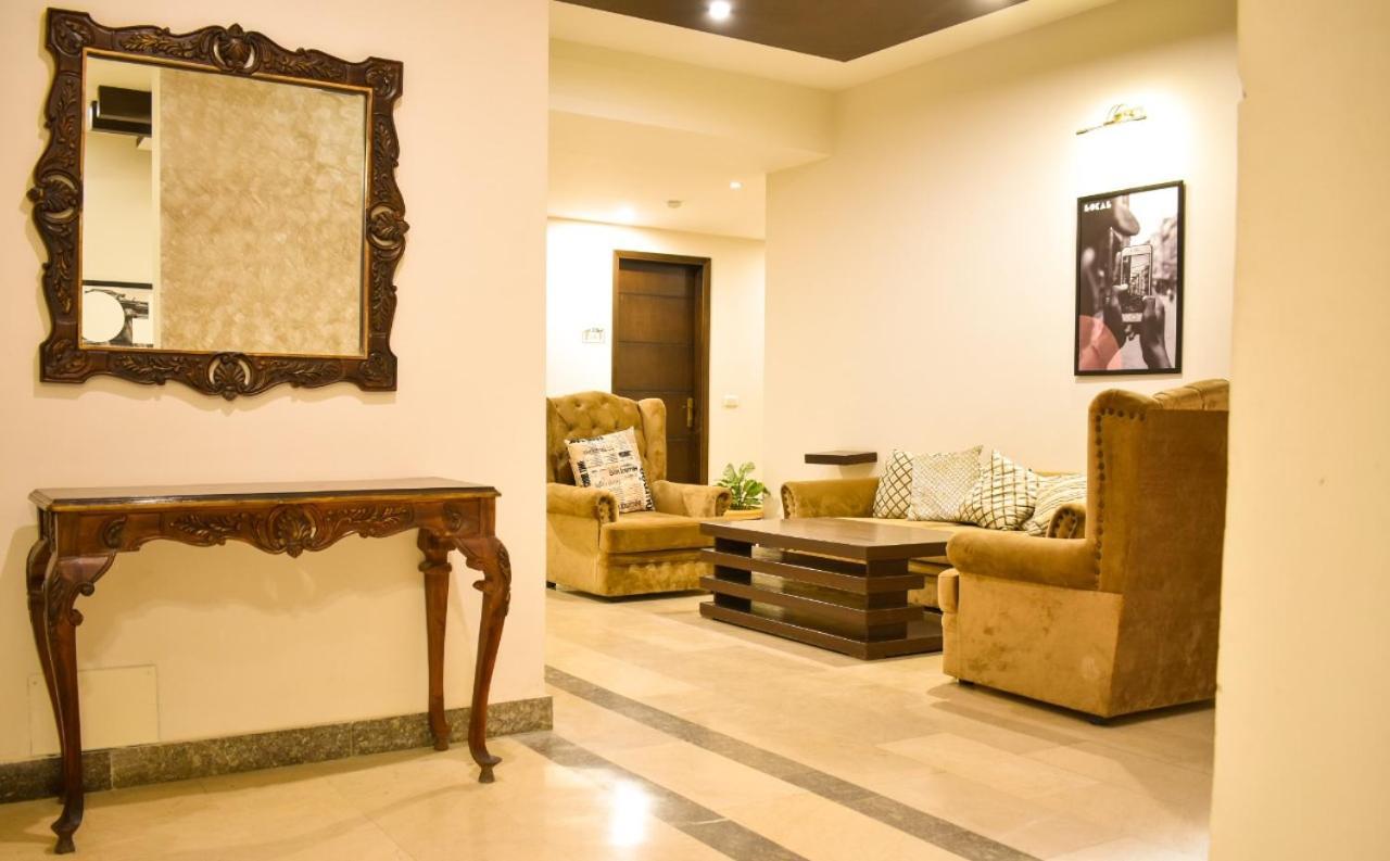 Lokal Rooms X Shahrah-E-Faisal การาจี ภายนอก รูปภาพ